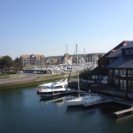 Résidence Les Planches Deauville Extérieur photo