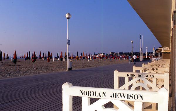 Résidence Les Planches Deauville Extérieur photo